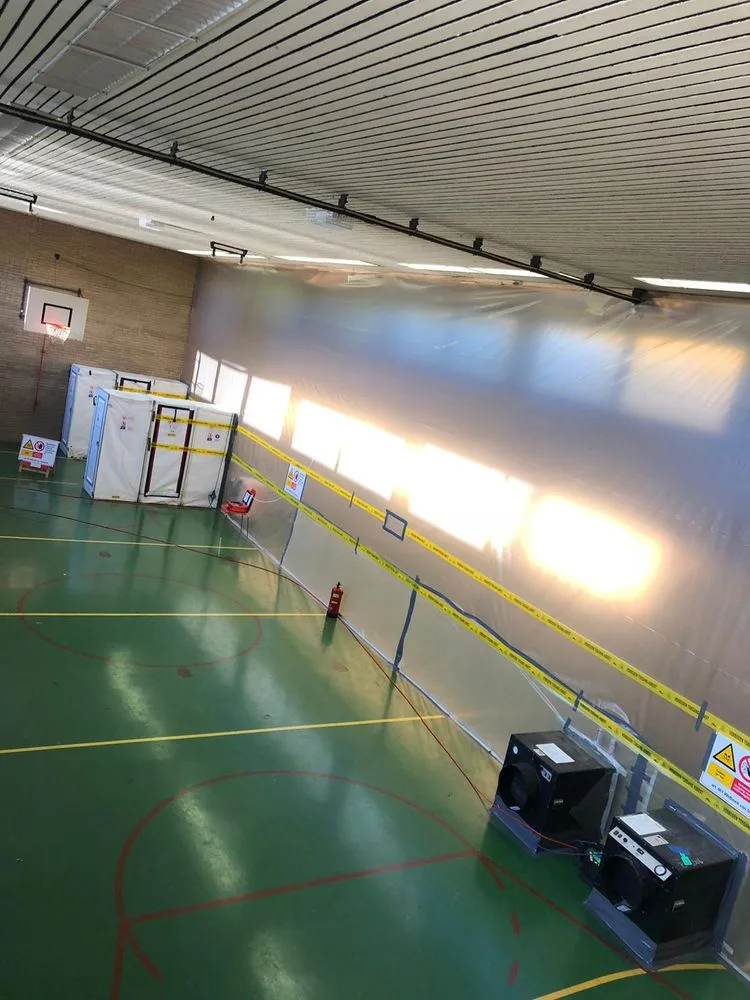 Asbestsanering in een sporthal